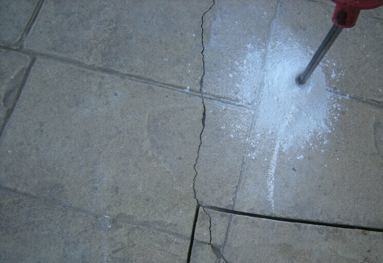 rachaduras no chão