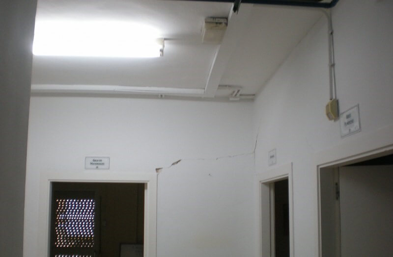 fissuras nas paredes