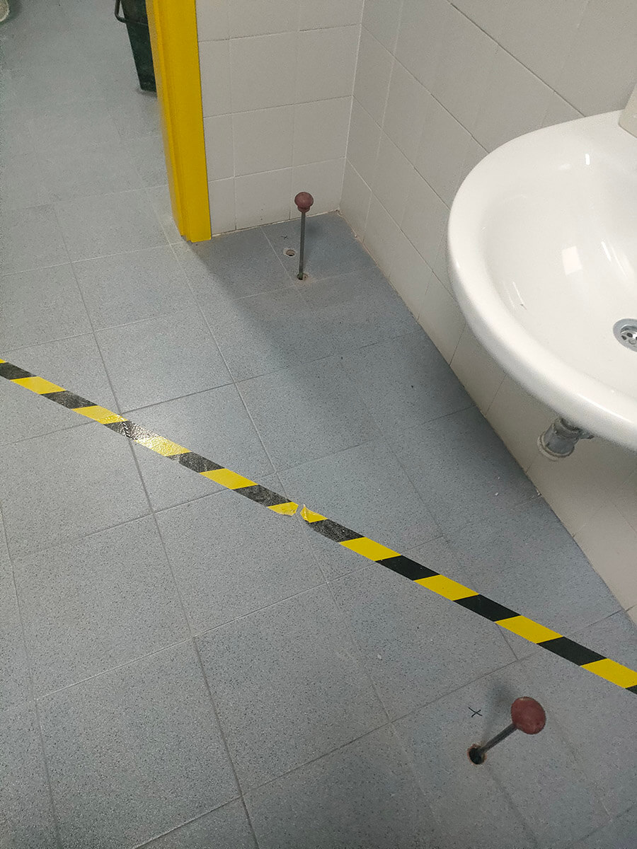 Pontos de injeção de resina na casa de banho