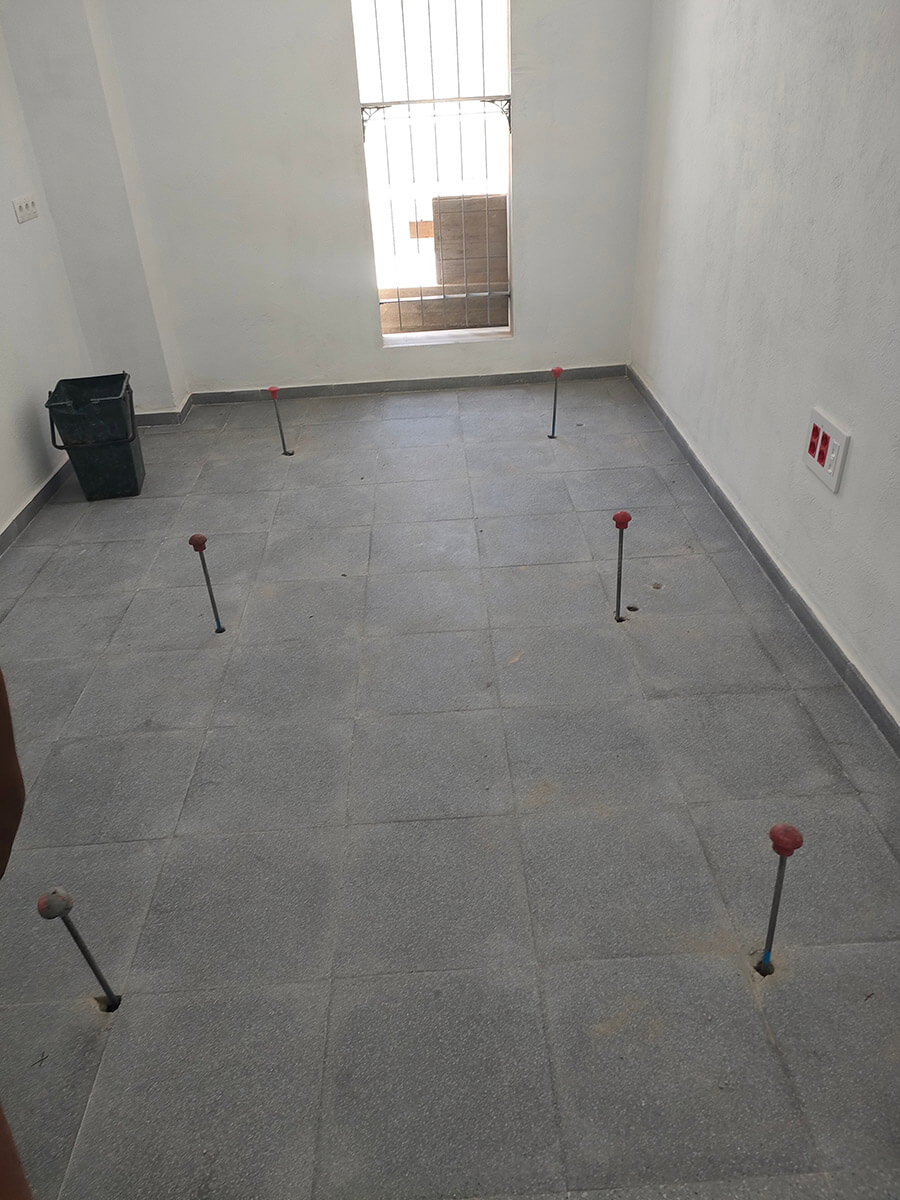 Rede de injeções de resina no interior do centro de saúde