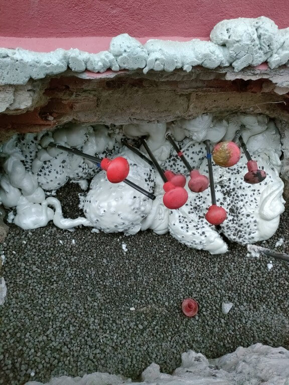 Injecções de resina em cavidades subterrâneas