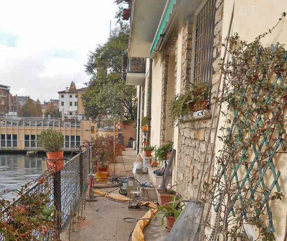 Fachada de uma das habitações abrangidas pela intervenção