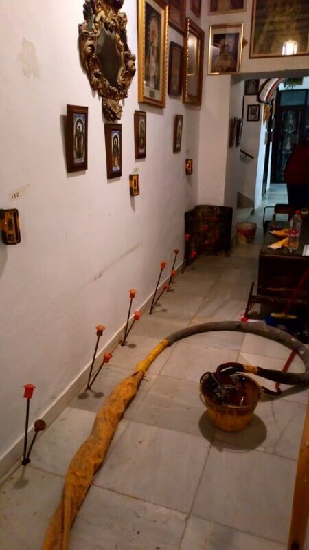 Injecções de resina no interior do santuário