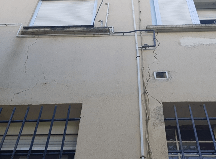 Fissuras na fachada