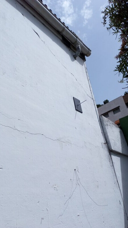 Fendas na fachada