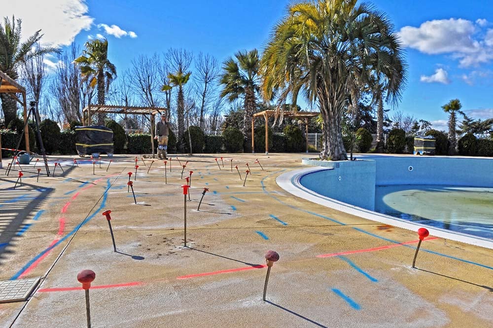 Injecções de resina numa piscina